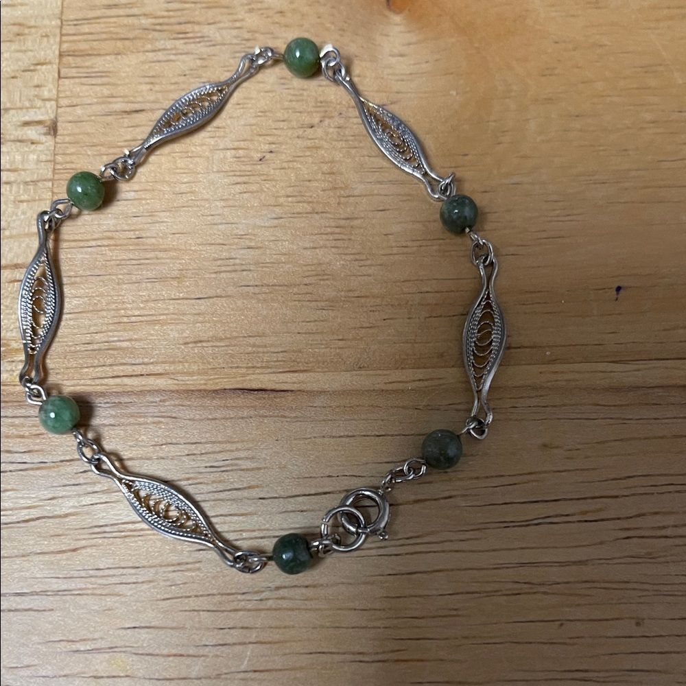 Vintage Elegant Silver and Green Beaded Bracelet